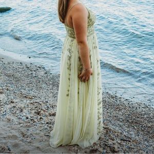 SHERRI HILL yellow prom dress!! Size 12!